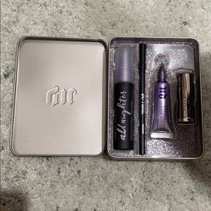 New Urban decay makeup set